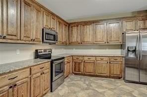 1808 Woodland Park Dr - Photo 3 of 11