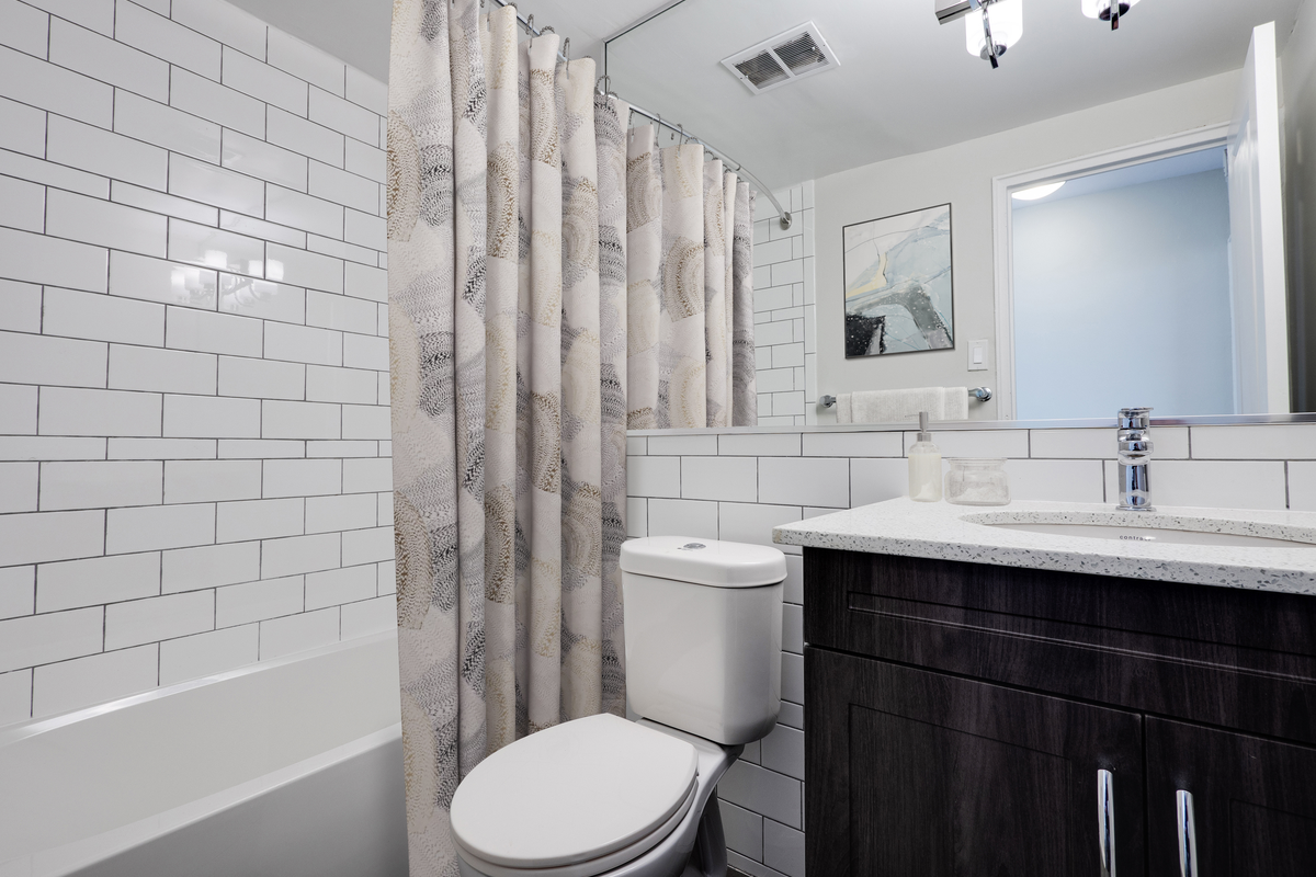 3575 Bathurst Street - Photo 6 of 10