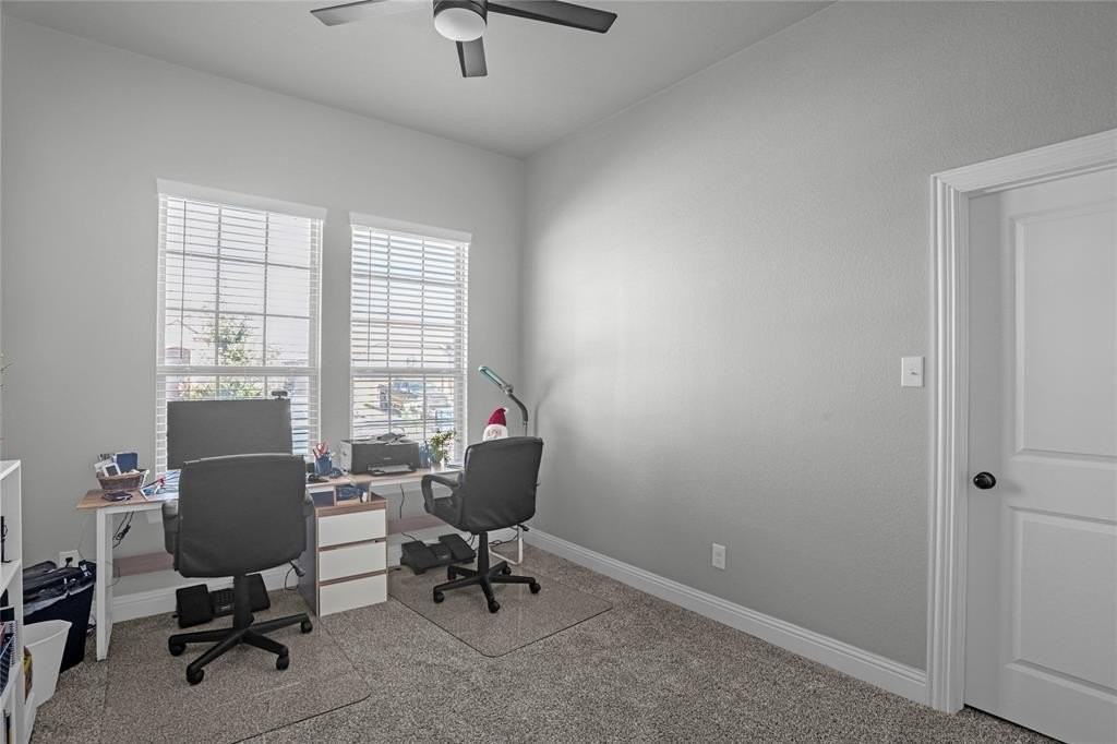 10708 Klondike Ln - Photo 3 of 22