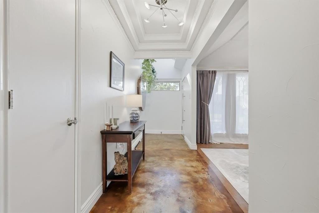 1617 Oak Creek Dr - Photo 4 of 40