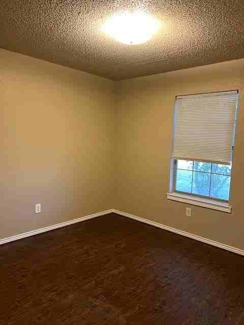 624 Johnathon Ct - Photo 5 of 7