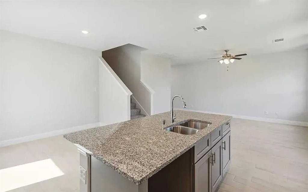 3209 Cordelia Dr - Photo 5 of 16