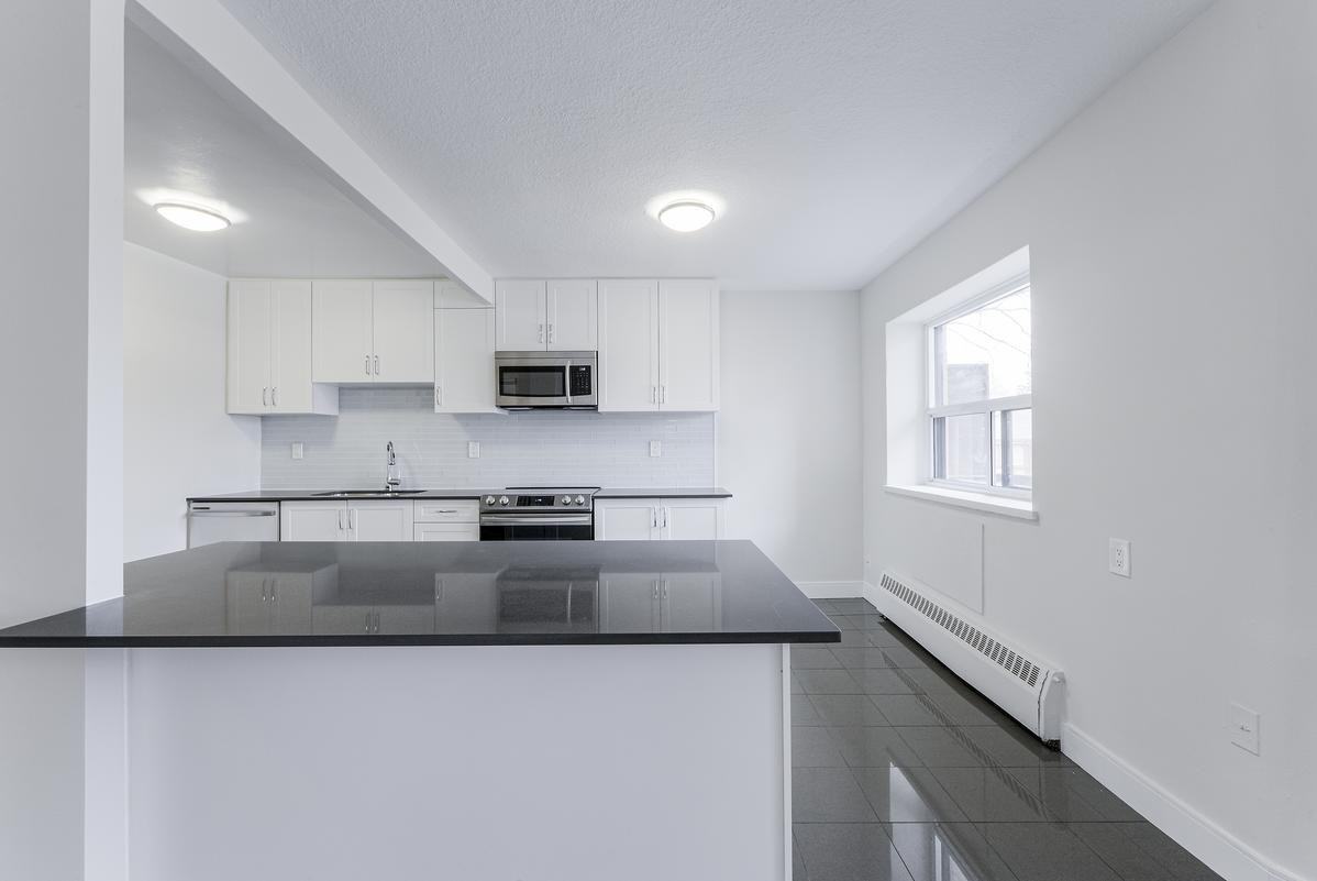 245 Lakeshore Drive - Photo 2 of 34