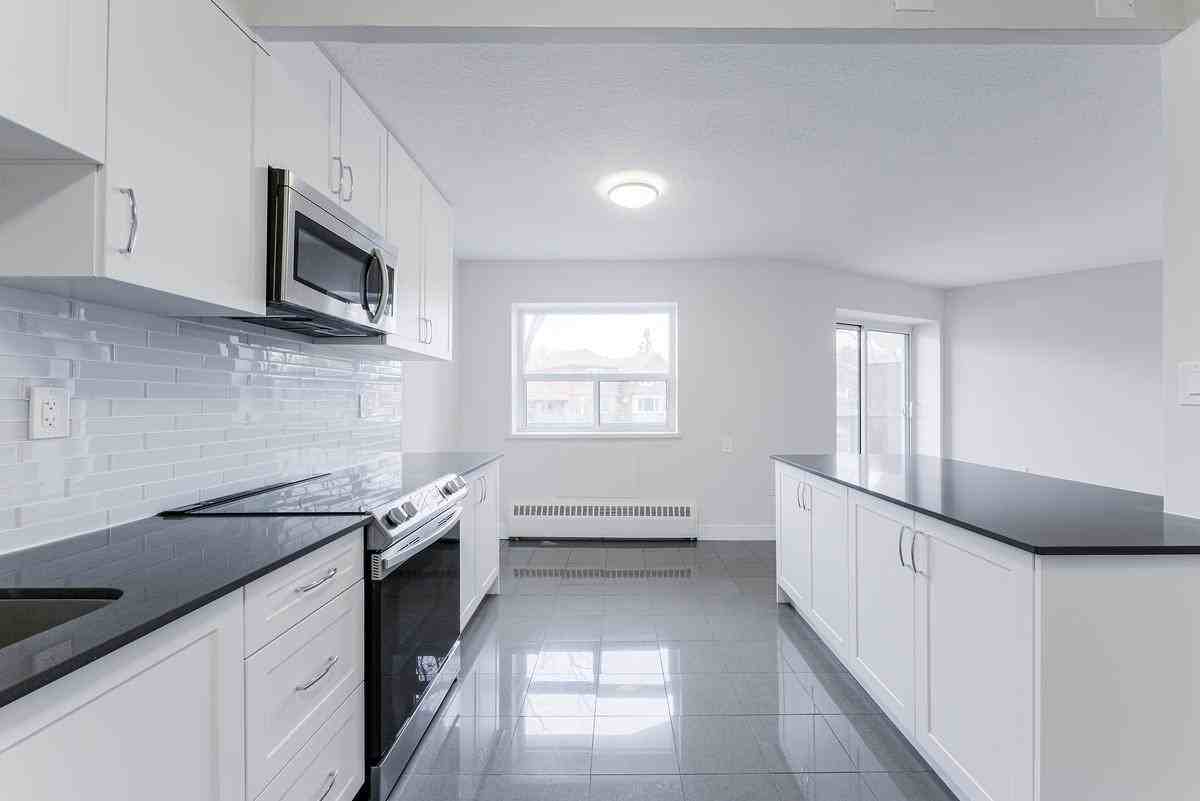 245 Lakeshore Drive - Photo 3 of 34