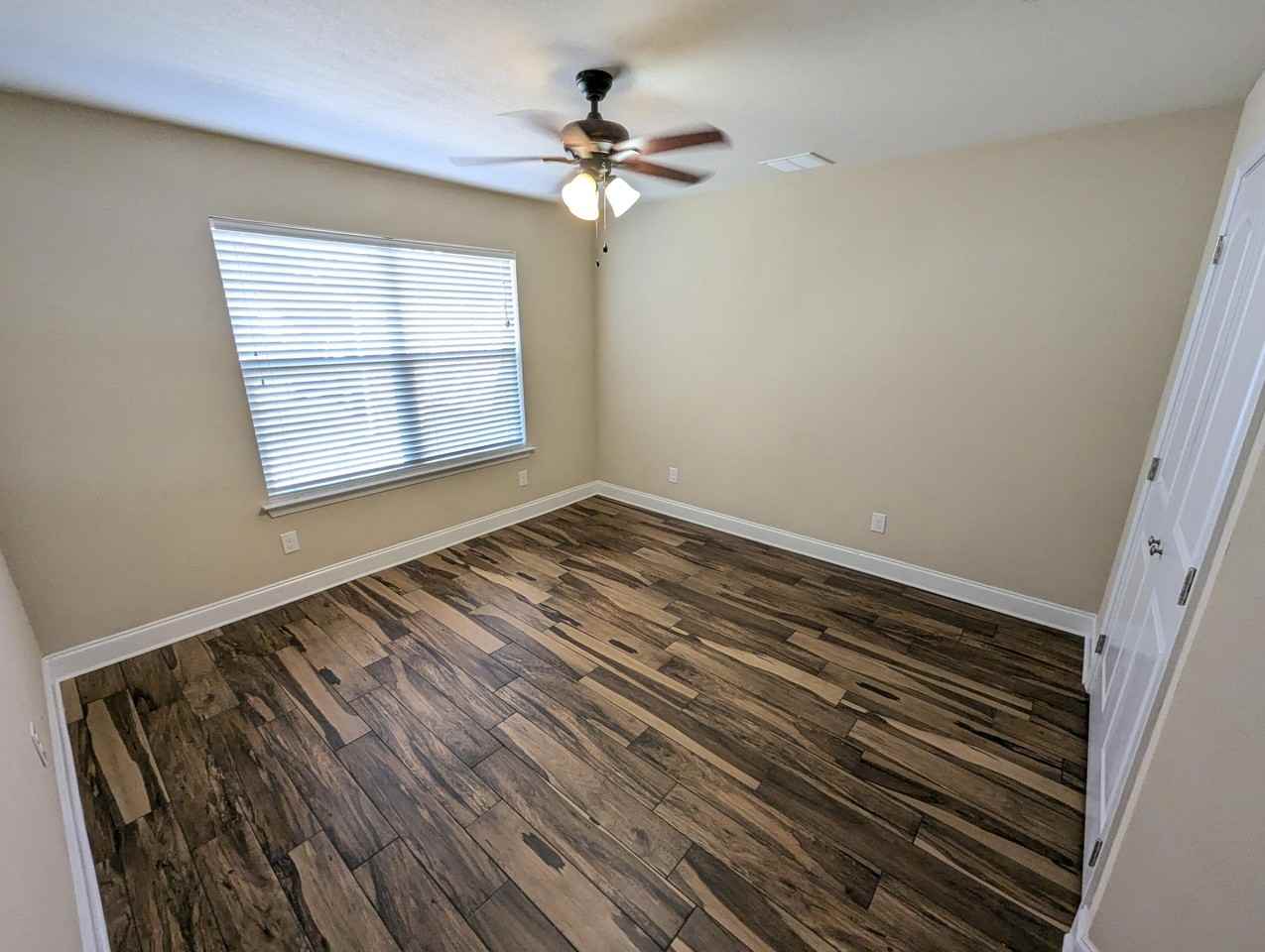 2216 Chaparral St - Photo 5 of 25