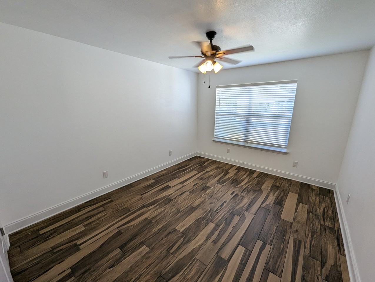 2216 Chaparral St - Photo 7 of 25