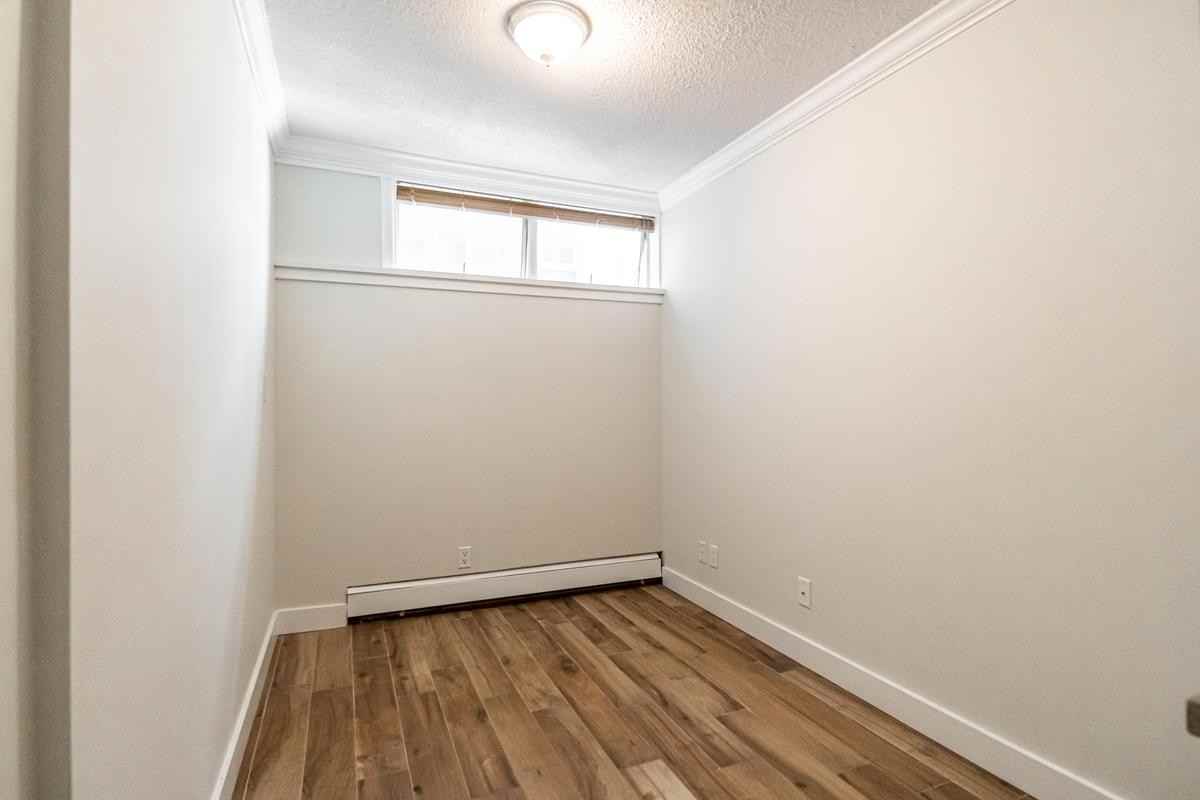 2035 Barclay Street - Photo 4 of 20