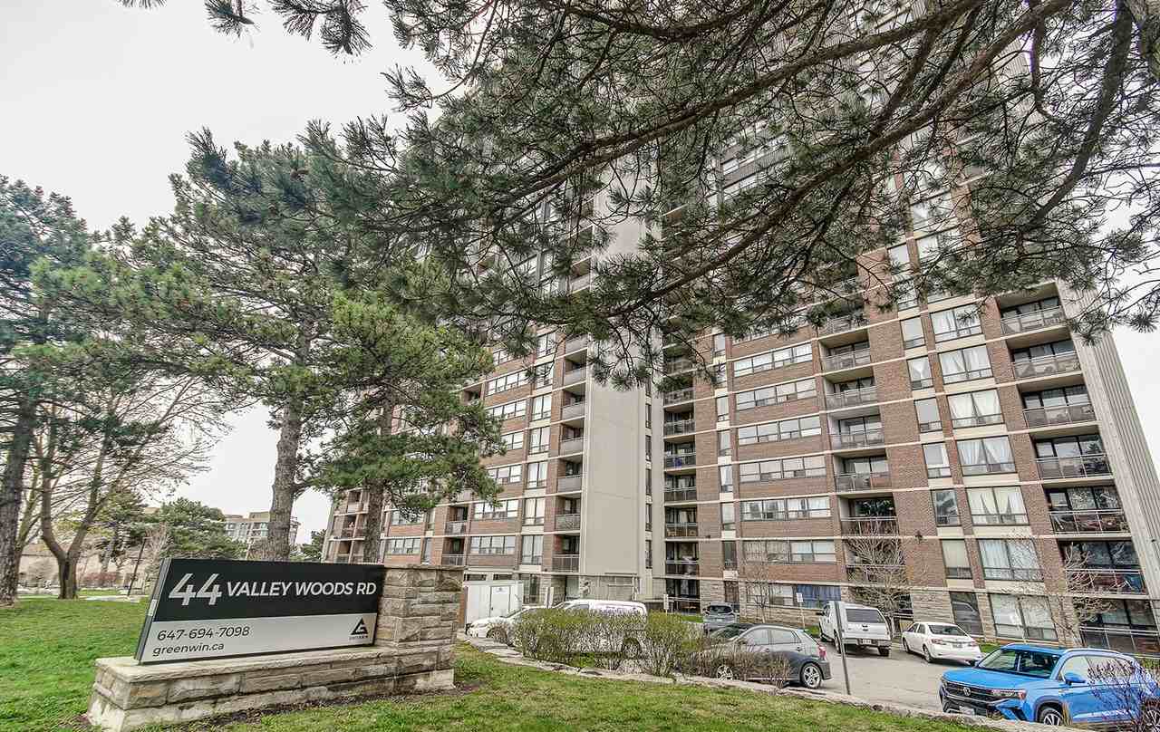 44 Valley Woods Rd. - Photo 2 of 48