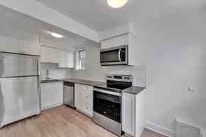 featured image of 2565 Beach Dr