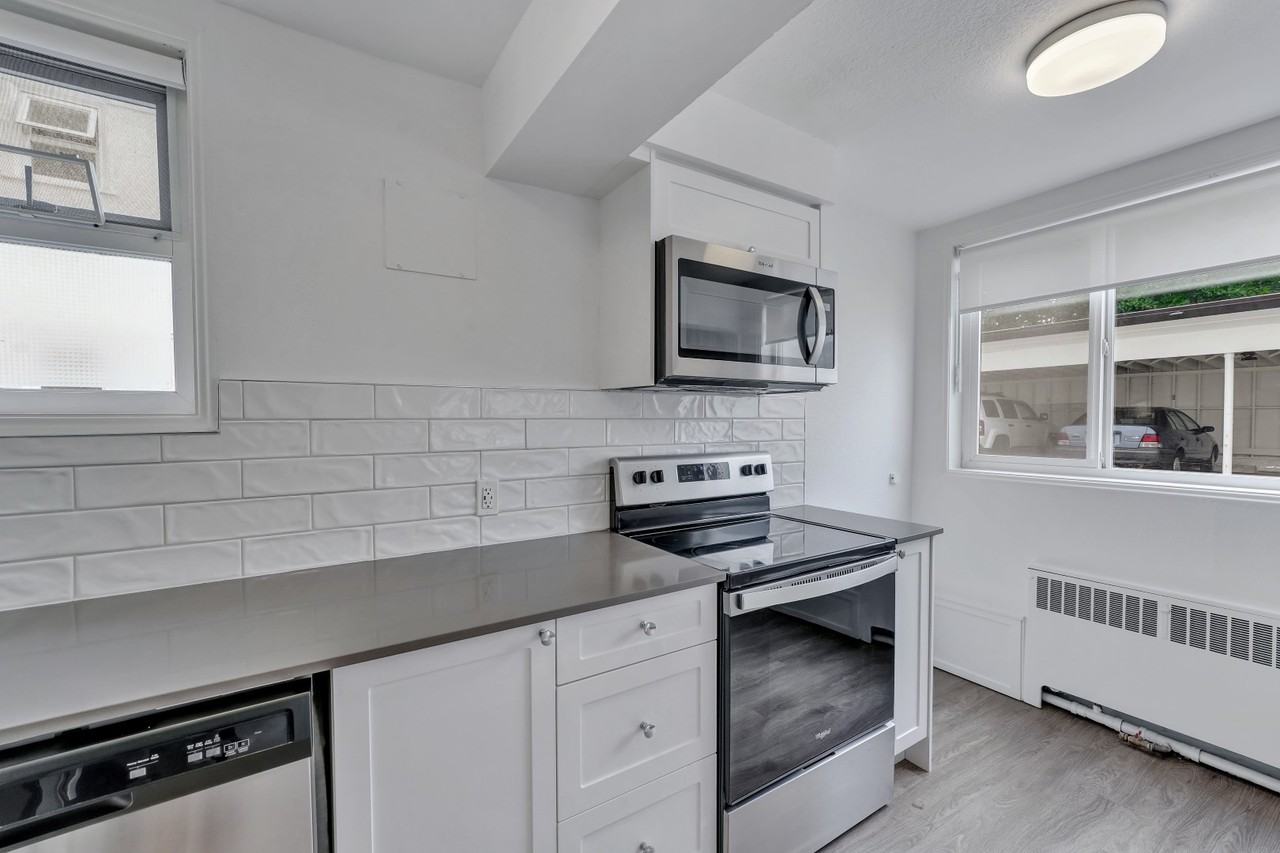 The Seacrest Apartments - Photo 2 of 17