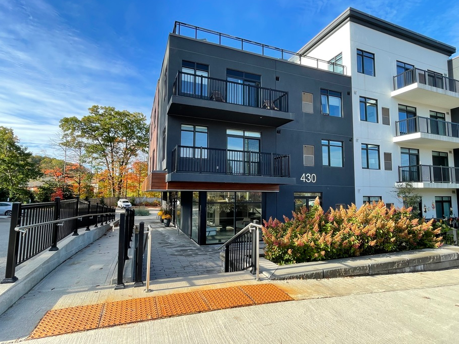 430 Ferndale Drive South - Photo 2 of 11