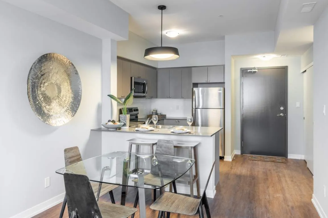 430 Ferndale Drive South - Photo 5 of 11