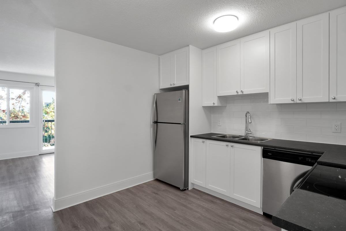 Prideaux Apartments - Photo 3 of 26