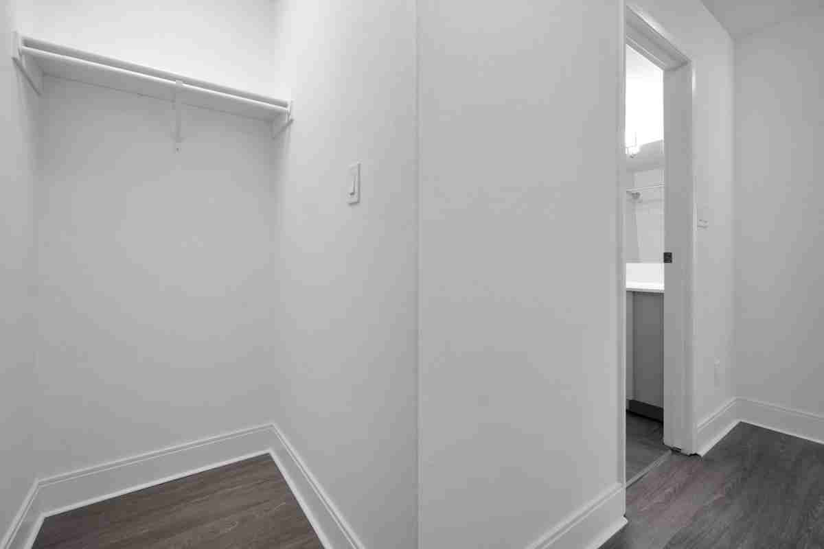 Prideaux Apartments - Photo 5 of 26