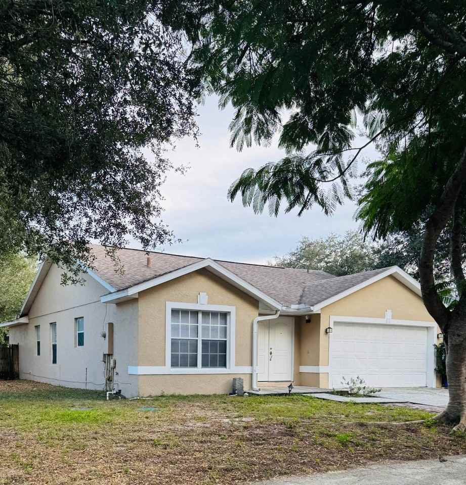 810 Veronica Cir - Photo 2 of 13