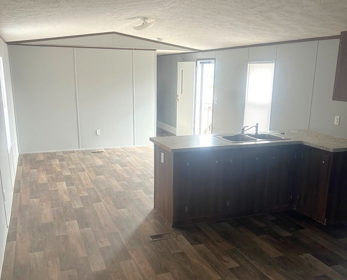 429 Milan Ave - Photo 3 of 4