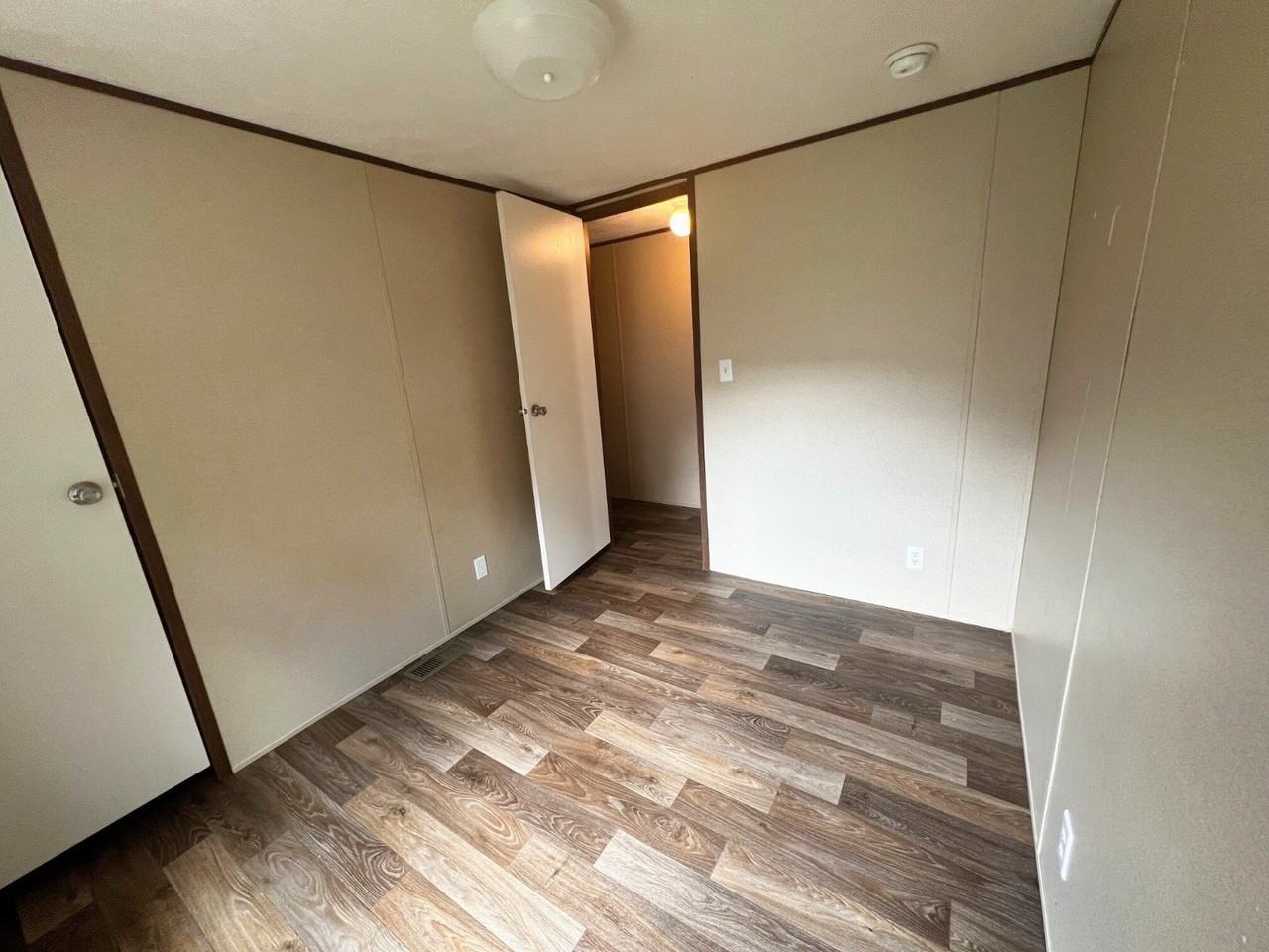 1000 Maple Hills Park #127 - Photo 3 of 9