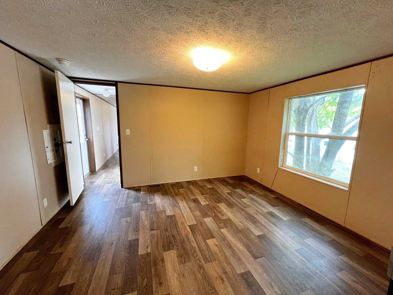 1000 Maple Hills Park #127 - Photo 5 of 9