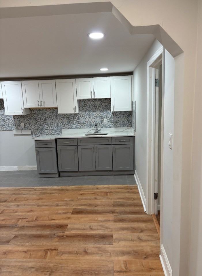 252 Saratoga Ave - Photo 4 of 7