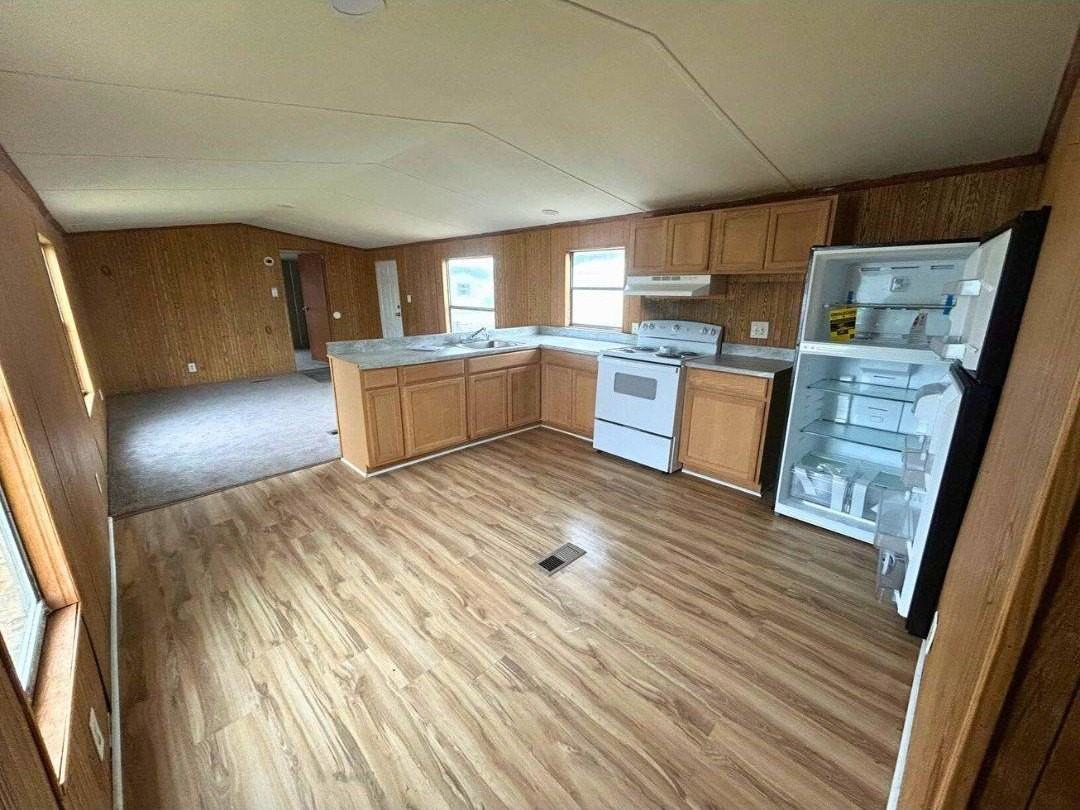 308 Walker Ct #308RT - Photo 2 of 8