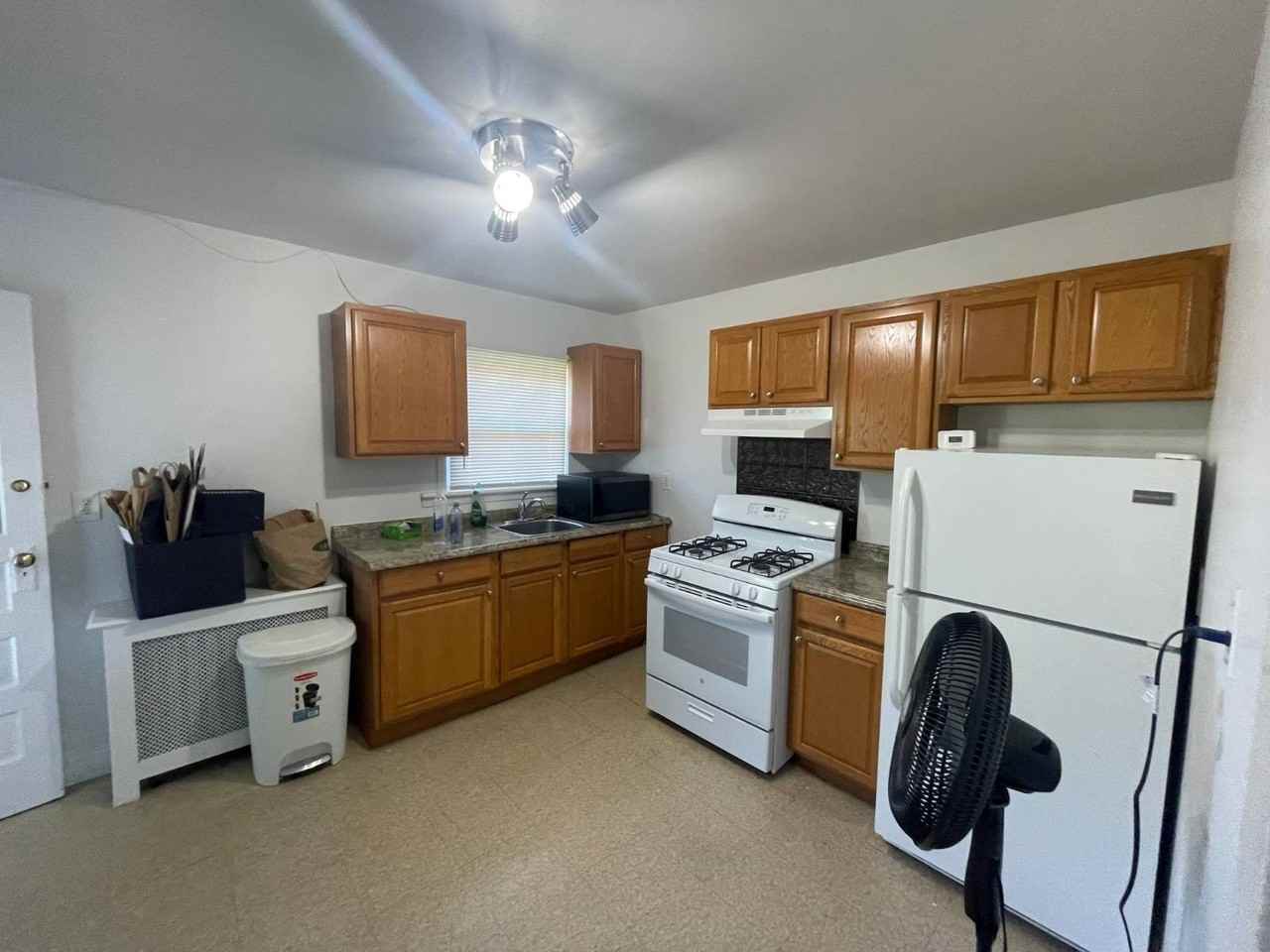 30 1st St - Photo 3 of 7