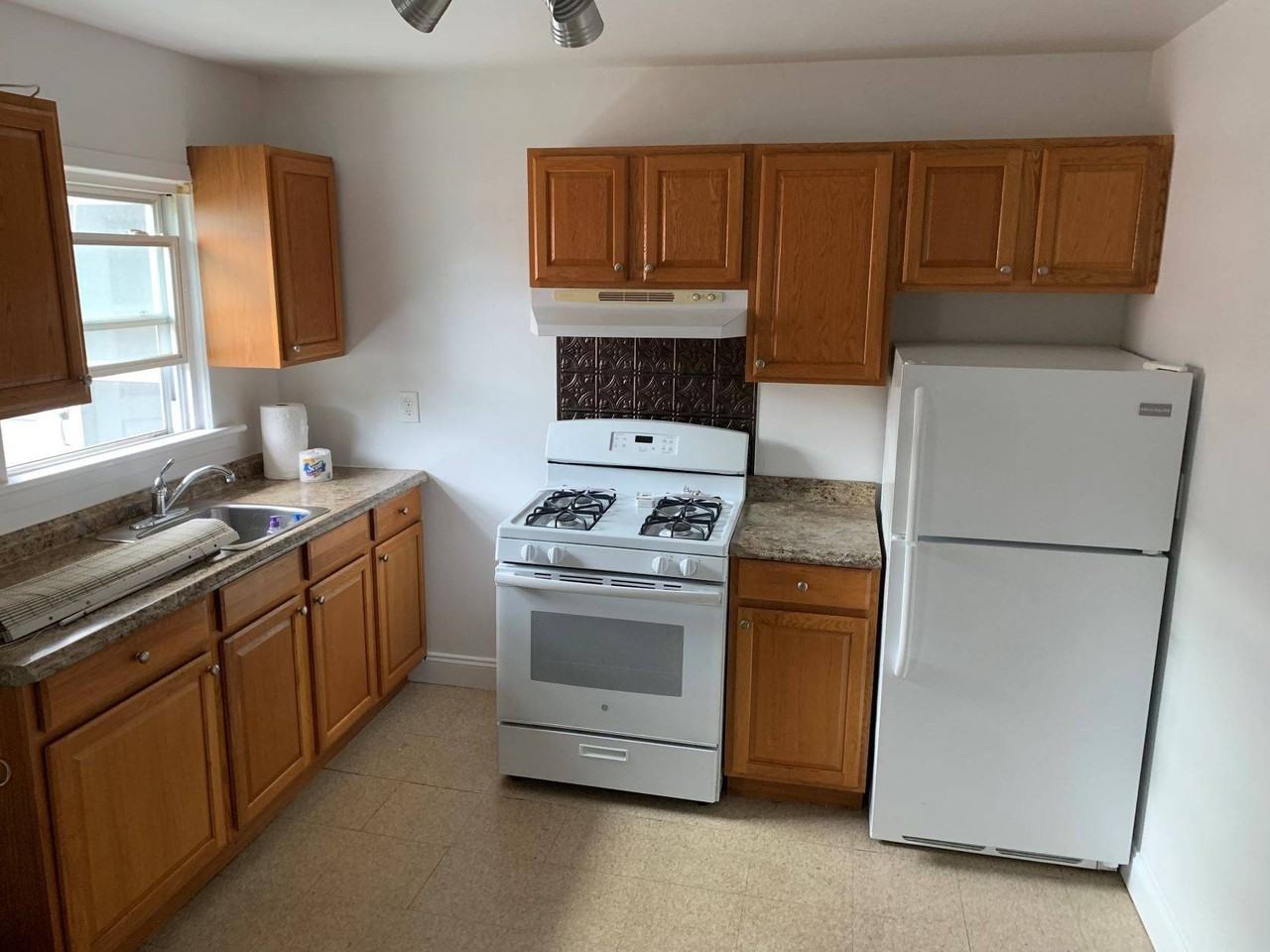 30 1st St - Photo 4 of 7