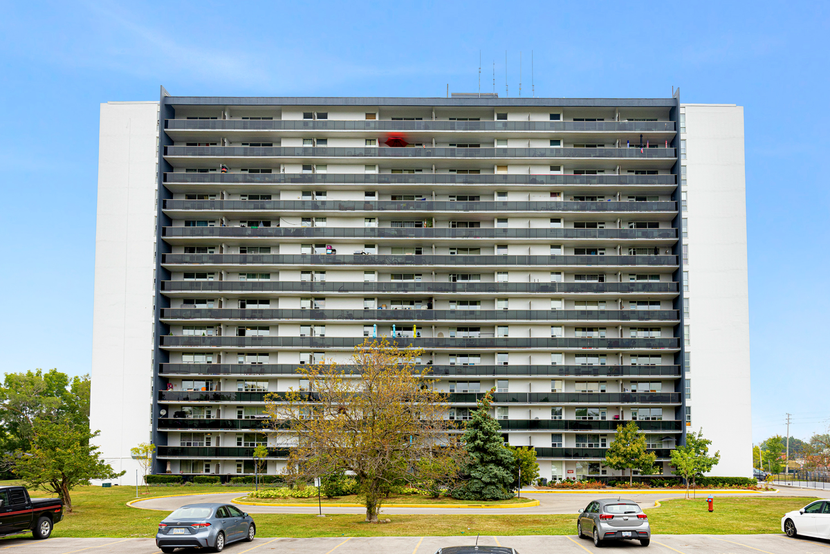 2250 Homelands Dr - Photo 3 of 19