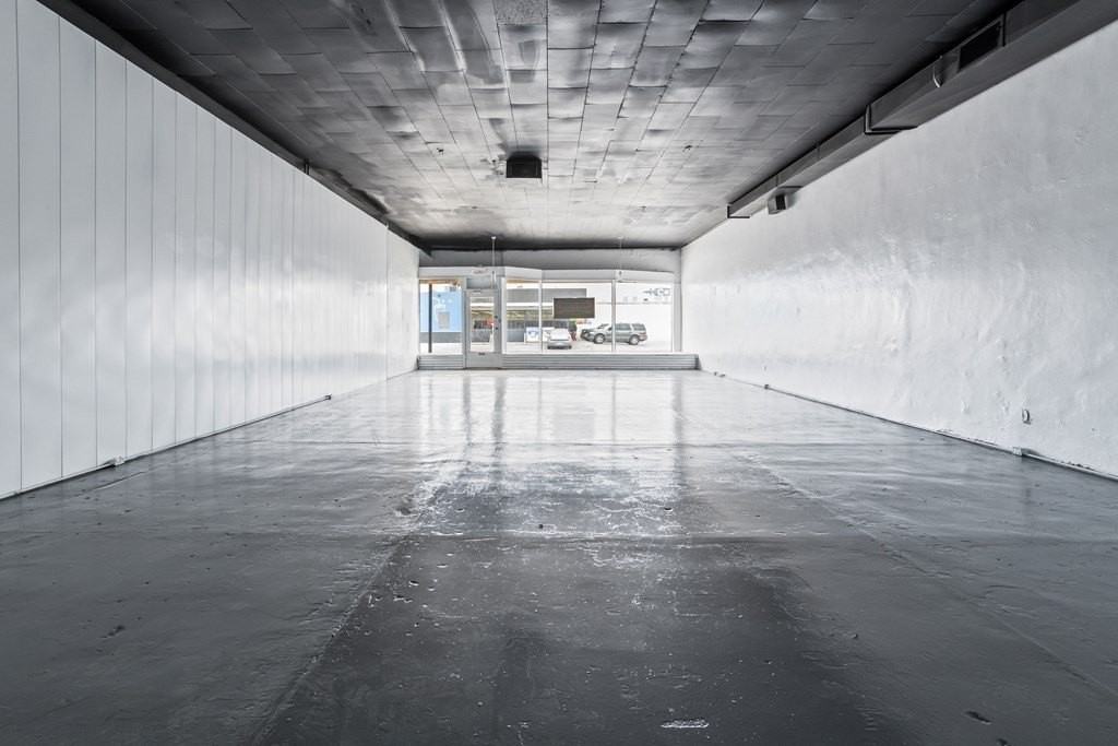 107 W Broadway - Photo 6 of 9