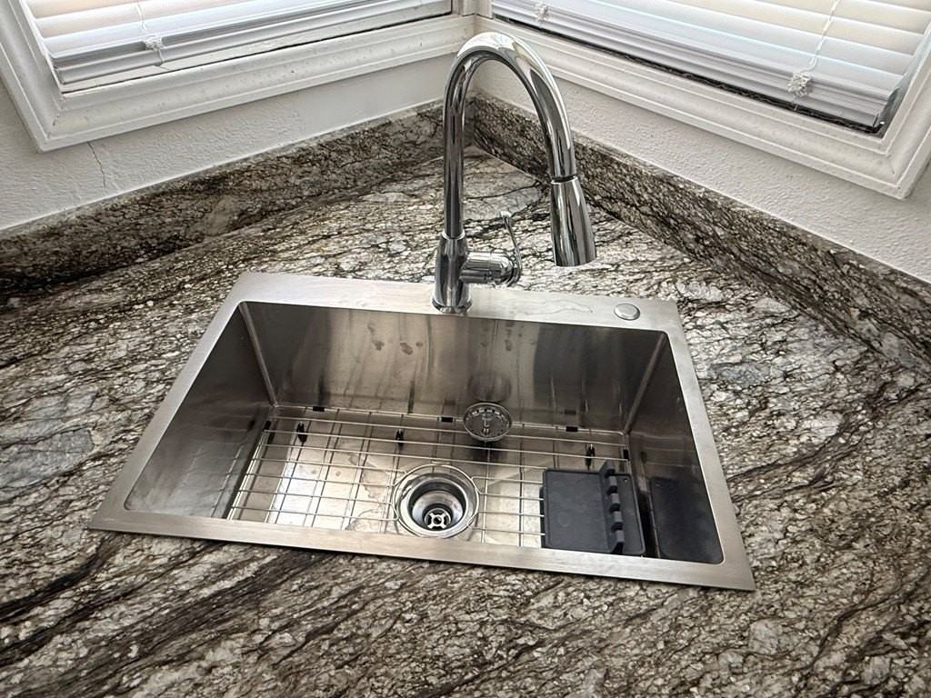 3137 N Tom Green Ave - Photo 2 of 12