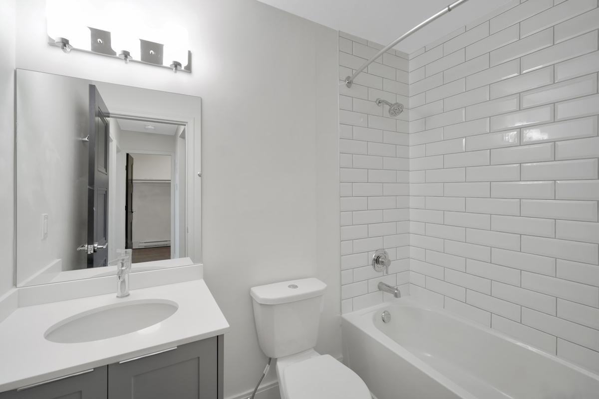 847 Howard Avenue - Photo 5 of 20