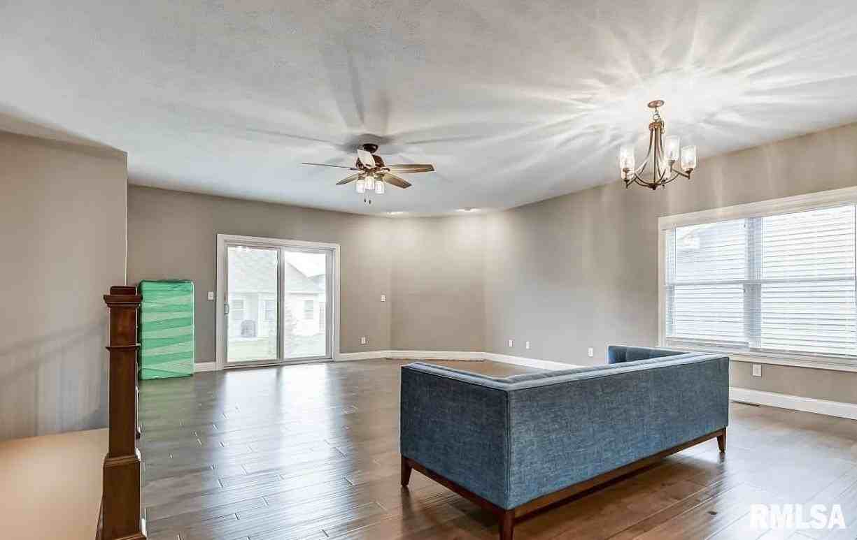 3309 Telford Dr - Photo 5 of 19