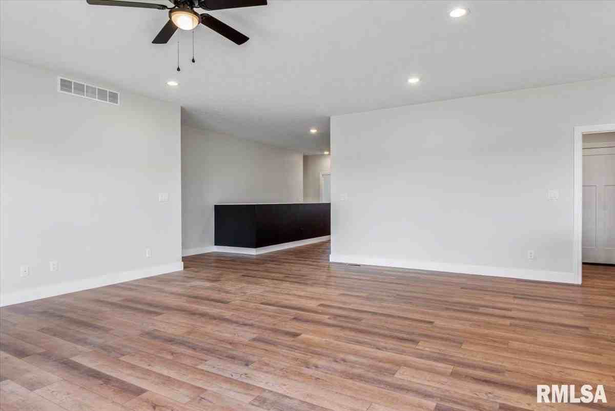 4621 Eugene Ct - Photo 5 of 22