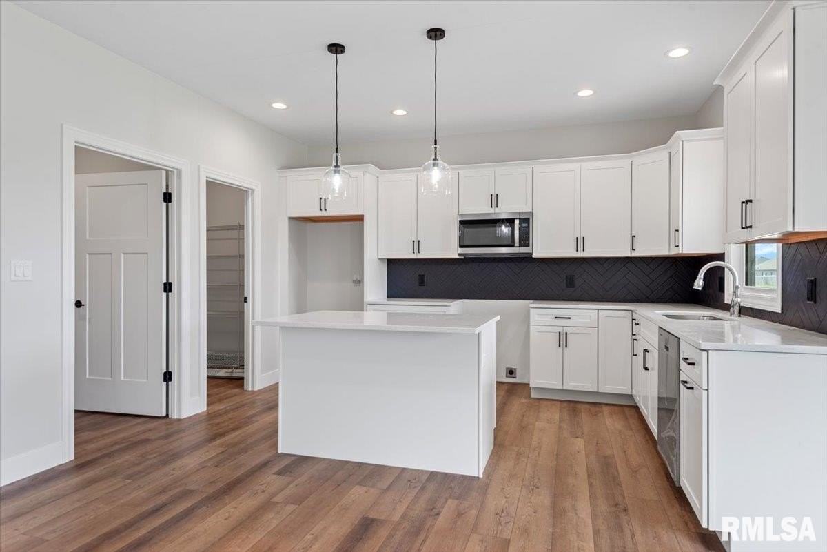 4621 Eugene Ct - Photo 6 of 22