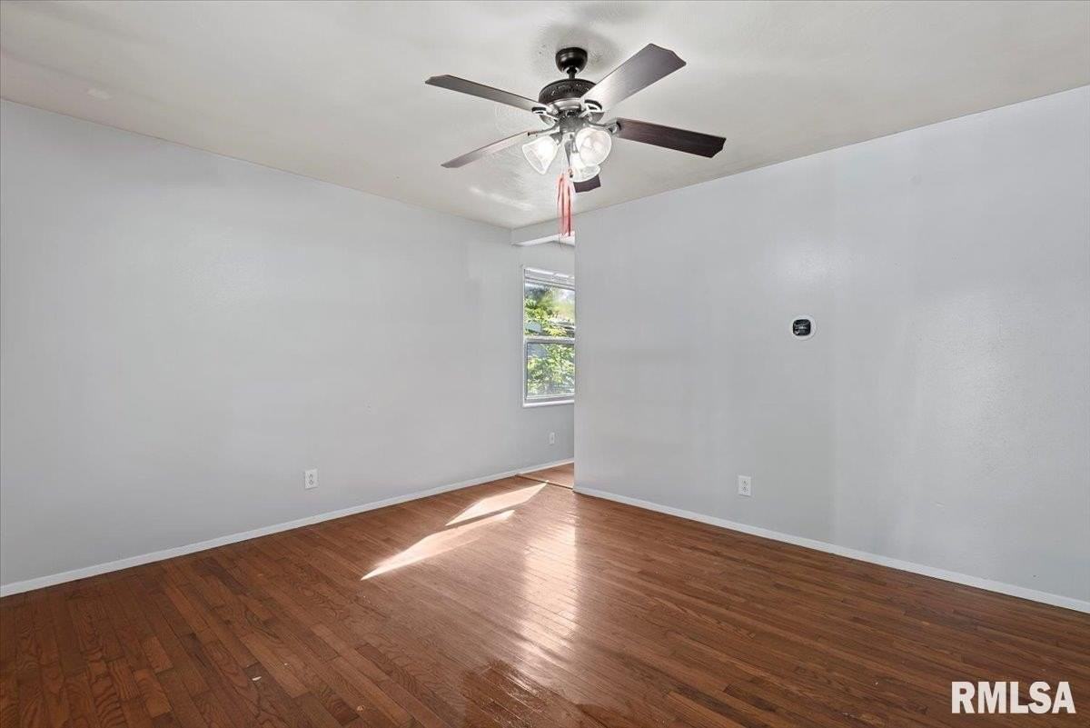 400 Lexington Dr - Photo 4 of 26