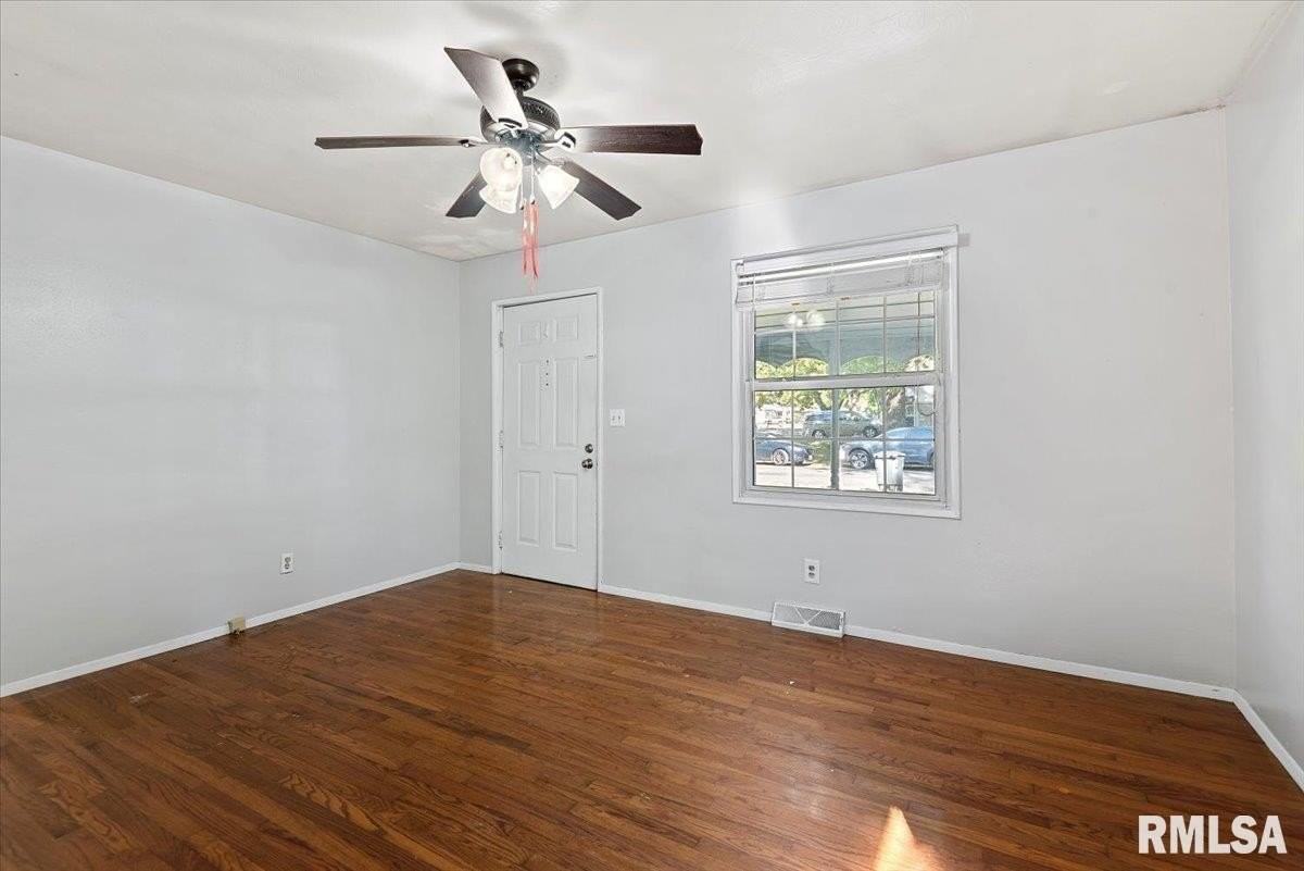 400 Lexington Dr - Photo 6 of 26