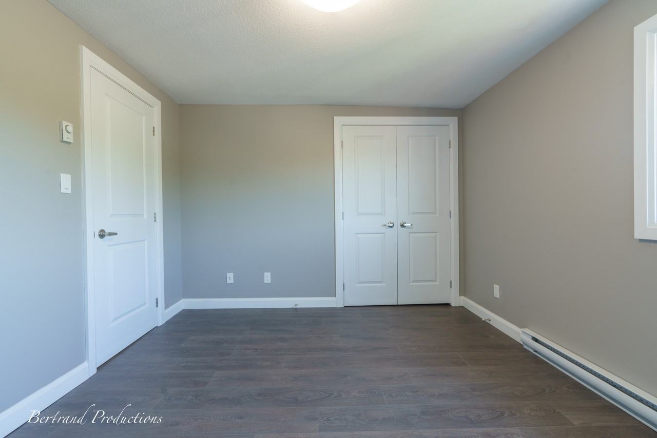 735 Lasalle Boulevard - Photo 6 of 50