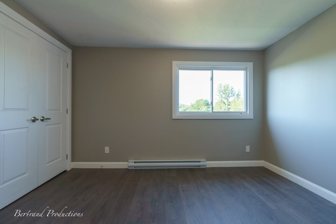 735 Lasalle Boulevard - Photo 7 of 50