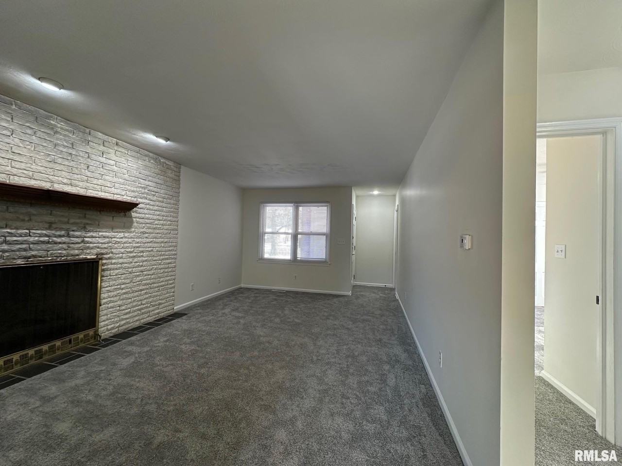 2403 Lynnhaven Dr - Photo 4 of 18