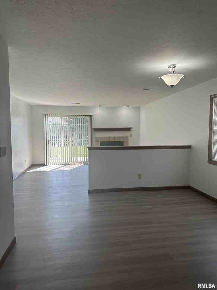 3130 Cascade Dr - Photo 5 of 11