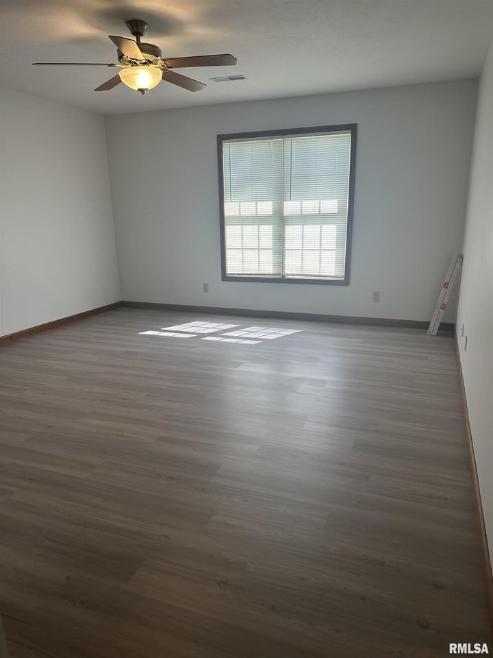 3130 Cascade Dr - Photo 6 of 11