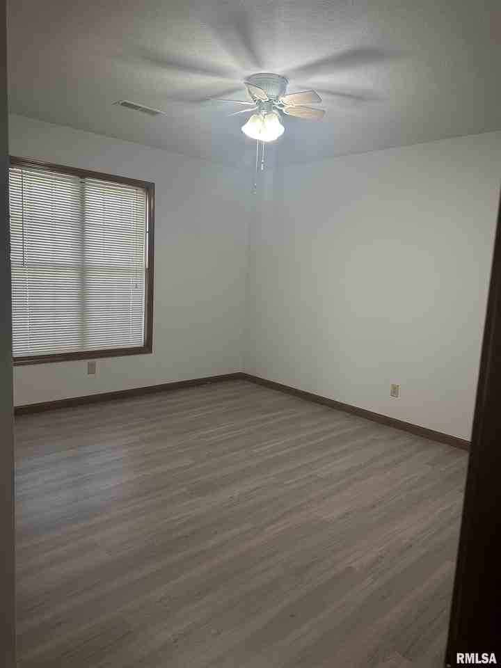 3130 Cascade Dr - Photo 7 of 11