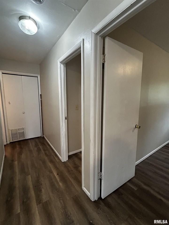 1900 Sheridan Rd Apt 7 #7 - Photo 4 of 17