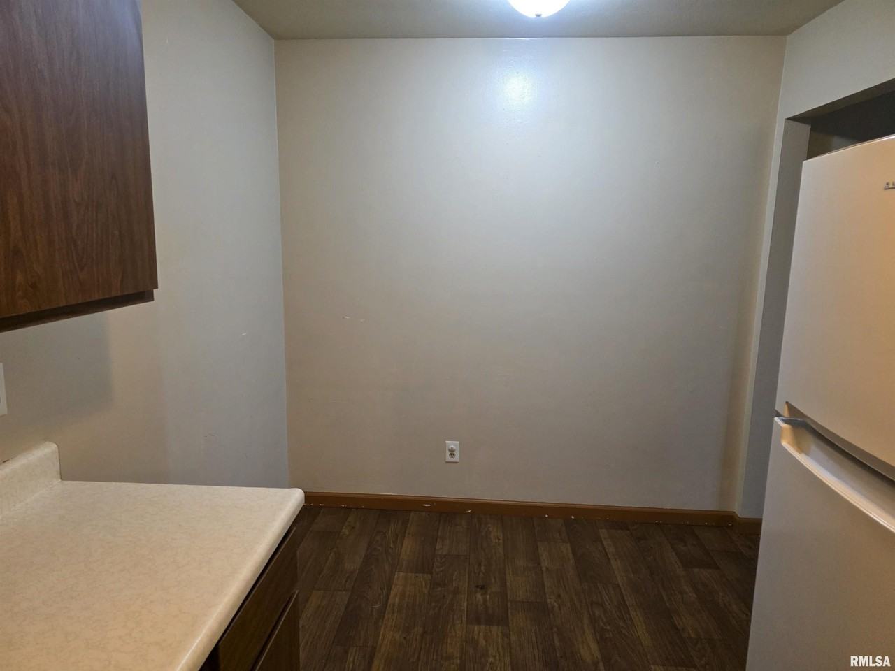 1300 W Jeth Ct - Photo 5 of 13