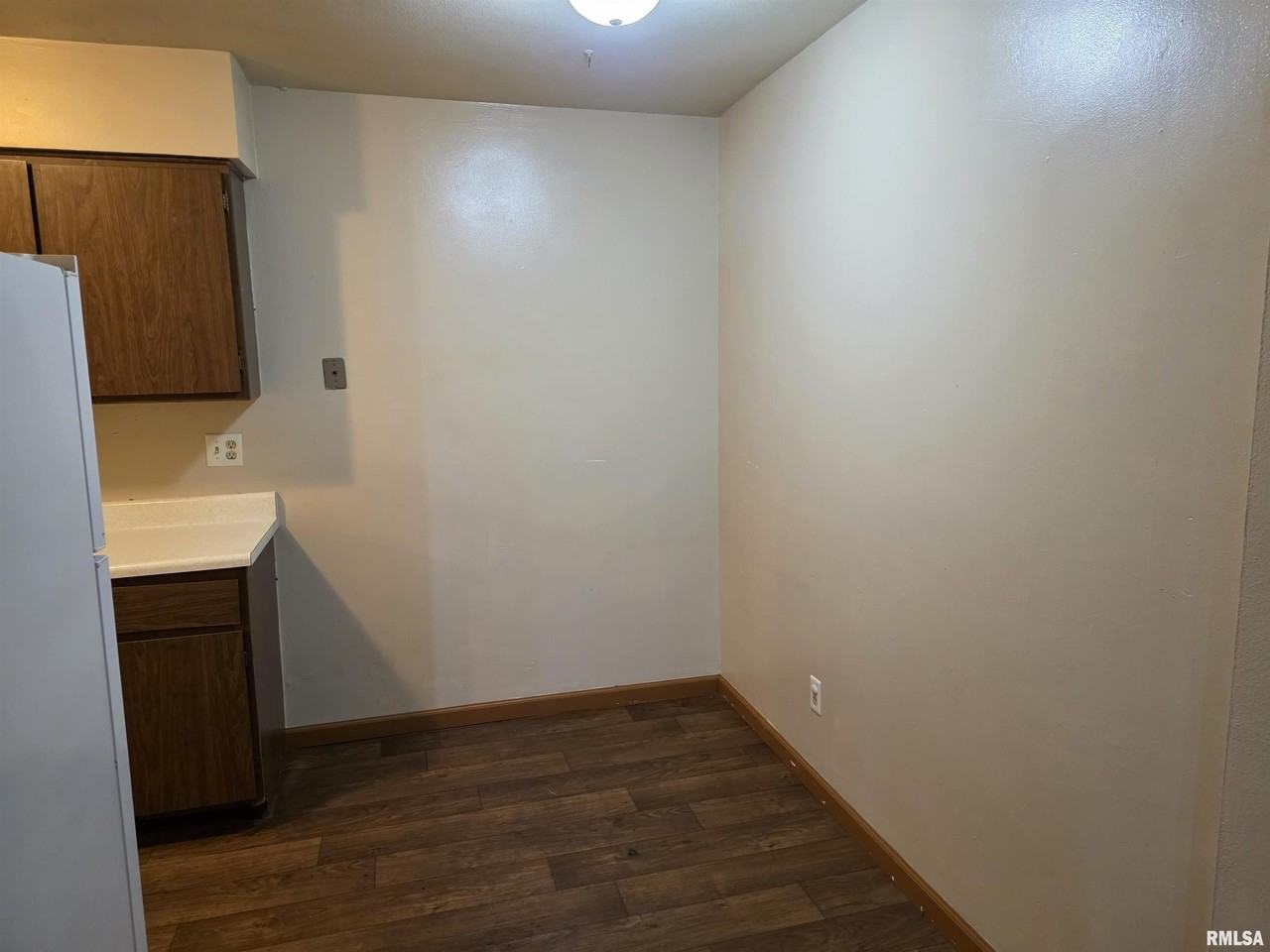 1300 W Jeth Ct - Photo 6 of 13