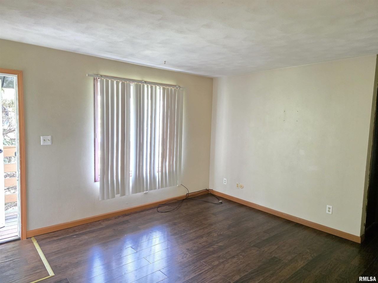 1300 W Jeth Ct - Photo 7 of 13