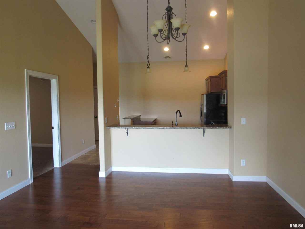 1007 Mallard Way - Photo 3 of 13