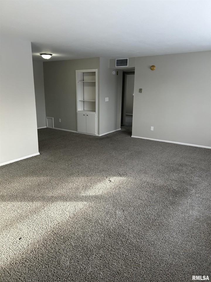 228 E Oak Cliff Ct Apt A2 #A2 - Photo 4 of 17