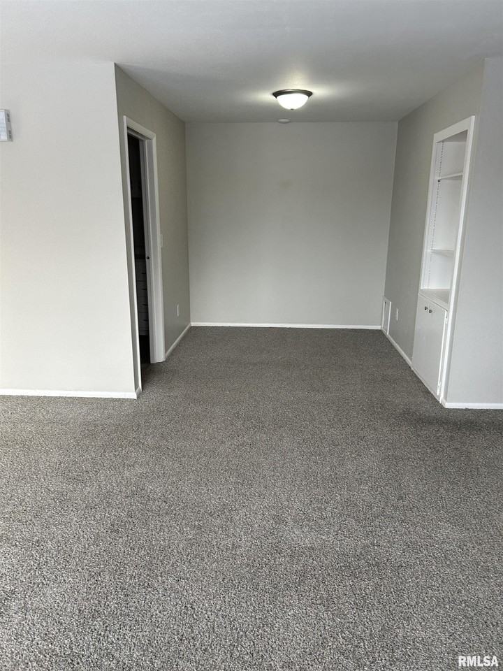 228 E Oak Cliff Ct Apt A2 #A2 - Photo 5 of 17