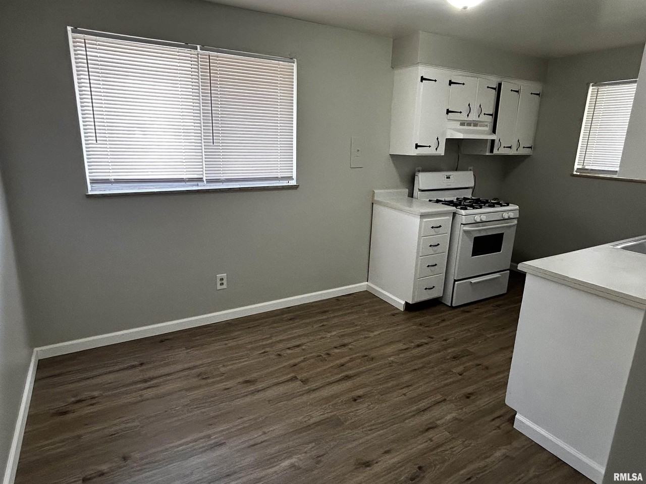 2613 W Wardcliffe Dr Apt B #B - Photo 4 of 9