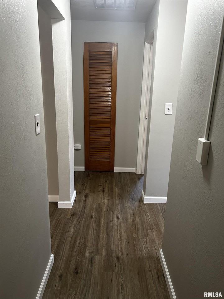 2613 W Wardcliffe Dr Apt B #B - Photo 5 of 9